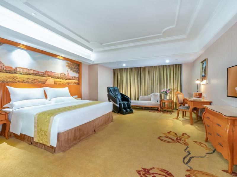 Vienna International Hotel Guigang Hecheng Road Екстериор снимка